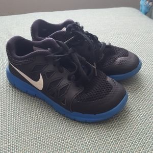 Boys Nike tennis shoes
